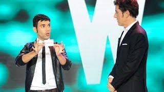 El Mago Pop sorprende a Mario Casas teletransportándose a Tokio  Los viernes al show [upl. by Caresa]