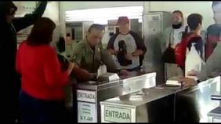 Toman Estación Periférico Norte en Tren Ligero de Guadalajara [upl. by Kerrill]