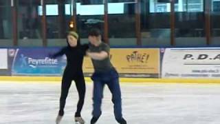 Les champions de patinage en quête dune médaille Olympiqu [upl. by Chuipek]