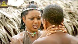 NE REGARDEZ PAS SEUL CET INTÉRESSANT FILM ROYAL IL VOUS FERA PLEURER REGINA DANIELS  Film Nigerian [upl. by Jecoa]