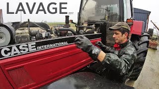 Lavage des tracteurs et matériels  2017 [upl. by Ocisnarf938]