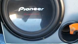 Pioneer 1400w 400 rms quebrando CD [upl. by Gies]