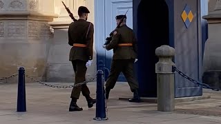 Changing of the Guard in Grand Ducal Palace Luxembourg 🇱🇺 💂‍♀️🏯 itsMelday 🌤️ [upl. by Lepine]