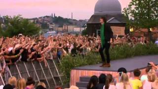 Håkan Hellström  Du kan gå din egen väg Live allsång på skansen [upl. by Aibos]