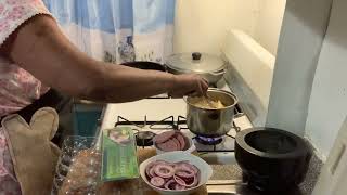 La cocina de mami NiLDA menú mangu de plátano salami frito y huevo [upl. by Esoryram]