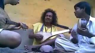 Basudeb Das Baul  Showing how to approach a Bhawaiya melody [upl. by Oahc]