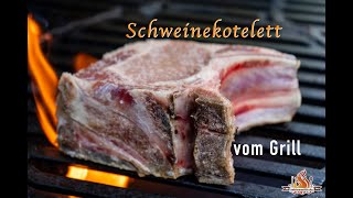 Schweinekotelett vom Grill  So lecker ist ein Schweinekotelett vom Grill [upl. by Ahsiled]