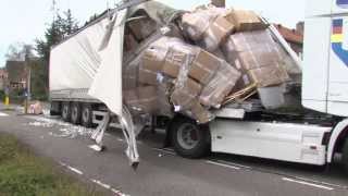 GPTV Vrachtwagen scheurt open onder viaduct Harlingen [upl. by Afirahs464]