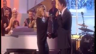 Tom Jones and Cerys Matthews  Baby Its Cold Outside Live 2008 [upl. by Strang154]