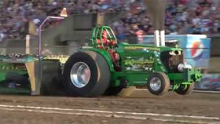 Massive Full Pull  John Deere 8530  Renegade Deere   StHyacinthe 2017 [upl. by Lebiram]