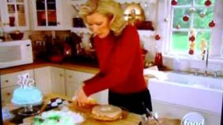 Sandra Lee and the famous Kwanzaa Cake Food Network [upl. by Anetta678]