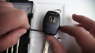 2006  2013 Honda CRV Key Battery Replacement Guide [upl. by Teryn]