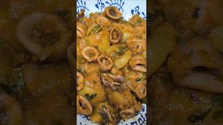 🦑Guiso de Patatas con Calamares  Receta Fácil y Tradicional🦑 [upl. by Enttirb91]