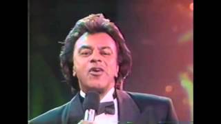 Johnny Mathis  Its beginning to look alot like christmas [upl. by Anitan]