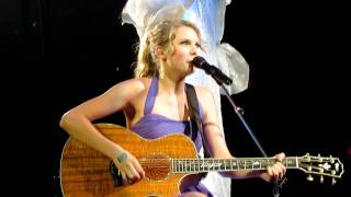 Taylor Swift  Eminems quotLose Yourselfquot and Uncle Krackers quotSmilequot Grand Rapids MI [upl. by Sherill82]