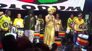 Gilmelândia e Olodum  Bate Lata na Terça da Bença do Olodum 2014 [upl. by Lraed]