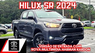 TOYOTA HILUX SR 2024 TURBO DIESEL 4X4 0KM COM NOVA MULTIMÍDIA DETALHES DO INTERIOR E EXTERIOR [upl. by Ycart]