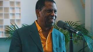 Dany Laferrière  Un cœur nomade [upl. by Putnem35]