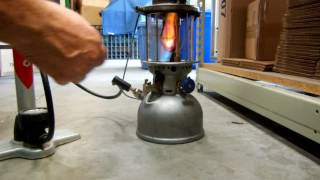 Daniel Geniol Petromax lantern working great [upl. by Zirtaeb]