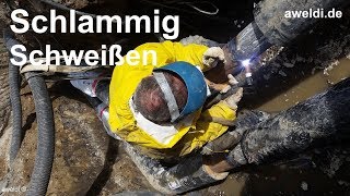 Schlammgraben Rohrschweißen im Schlamm Graben in der schlammigen Matsch Pampe YouTube Channel FHD [upl. by Verene]