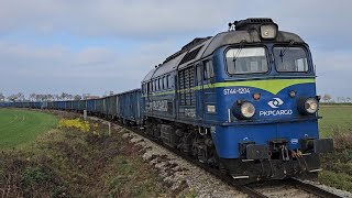 Gagarin ST441204 PKP Cargo z węglarkami mija Kościelec w kierunku Dziarnowa [upl. by Charity]