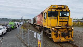 DXR 8007 arriving at Kaikoura with the Coastal Pacific [upl. by Raimundo]