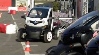 La Renault Twizy si prova al Motor Show di Bologna 2011 [upl. by Berlauda179]