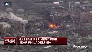 Massive explosion at biggest gas refinery in America triggering fire [upl. by Prior]