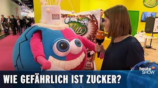 ZUCKERSCHOCK Hazel Brugger auf der Süßwarenmesse  heuteshow Classics [upl. by Drofla]