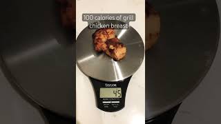 100calories grilled chicken breast grill caloriecounting caloriedeficitdiet dietplan lowfat [upl. by Eneg]