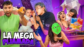 PIJAMADA TODA LA NOCHE🛌😂🍡PERDEDOR EL QUE SE DUERMA😈 FAMILIA RECOCHA [upl. by Shuler583]