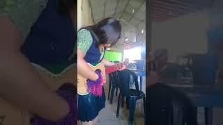 Cholita tocando guitarra y cantando full [upl. by Salomone98]